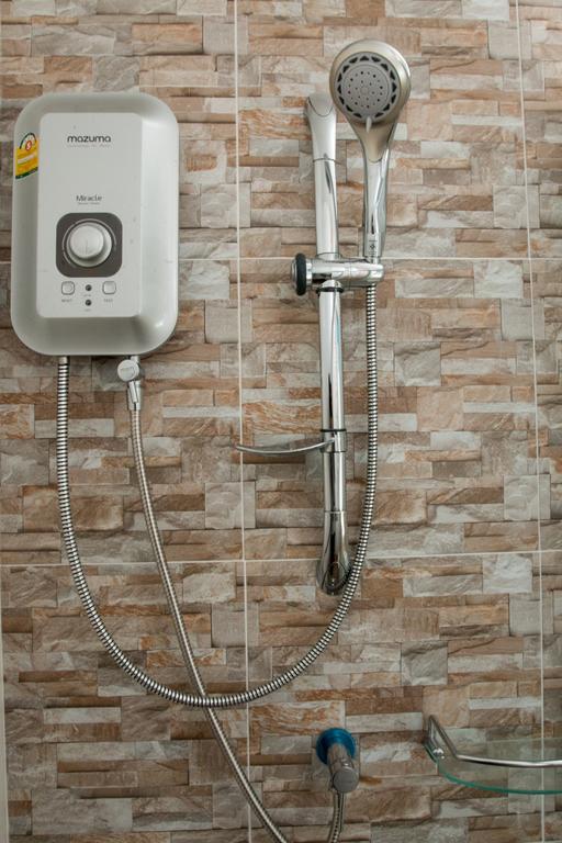 Phant At Thalang Service Apartment Exterior photo